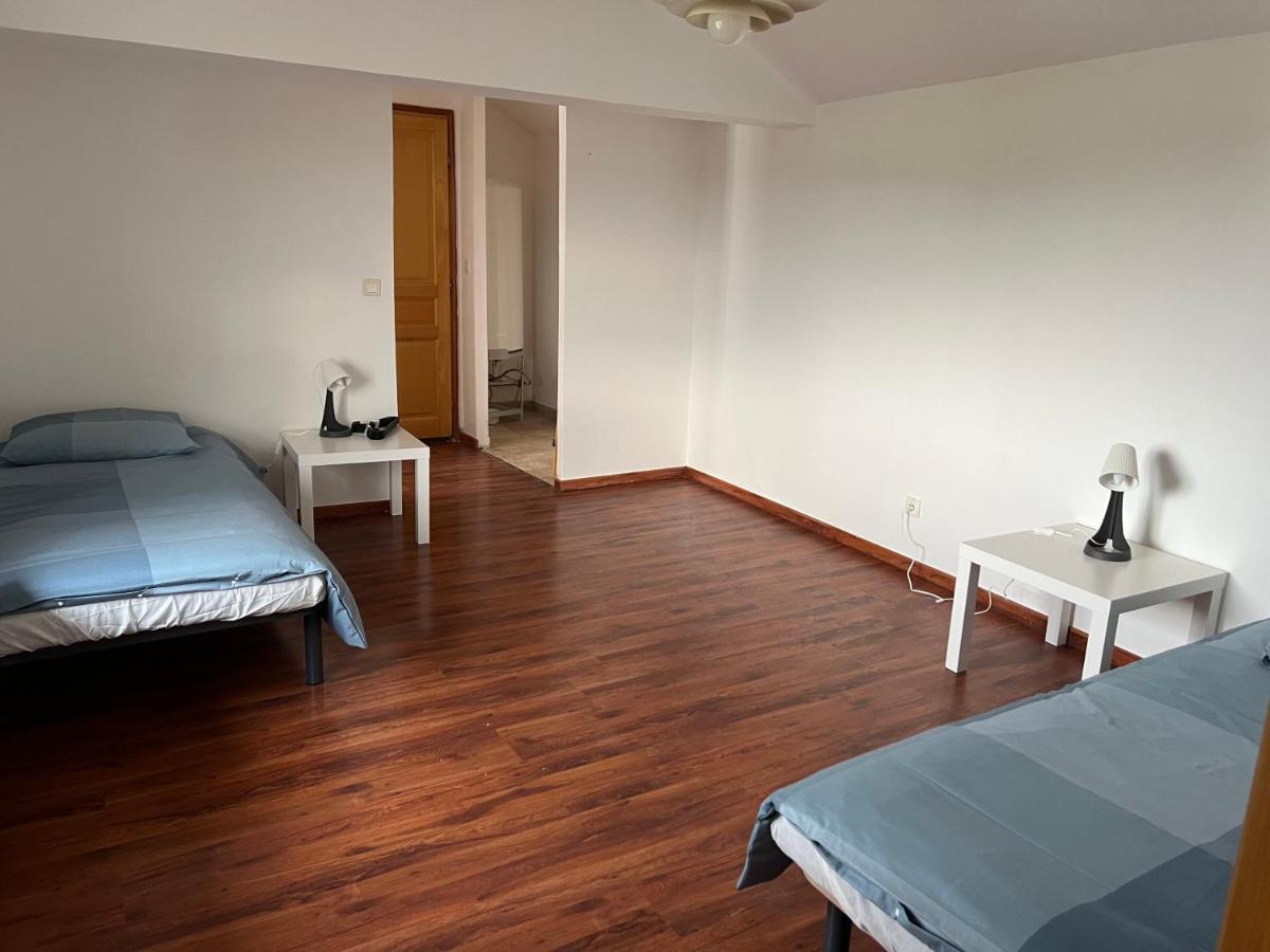 Le Relais De Saint Loup 1 A 66 Personnes Leilighet Montereau-faut-Yonne Eksteriør bilde
