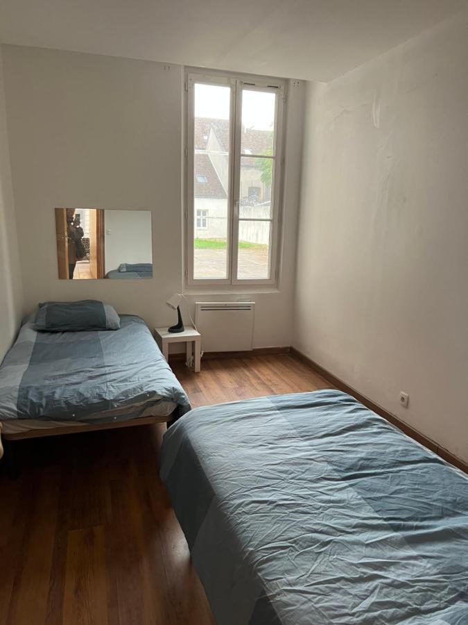 Le Relais De Saint Loup 1 A 66 Personnes Leilighet Montereau-faut-Yonne Eksteriør bilde